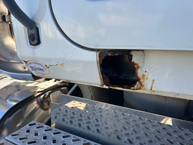 2011-mack-tender-truck-w/adams-rear-discharge-bed-auger-image-74