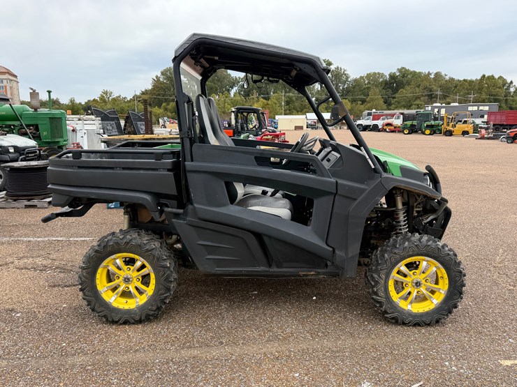 john-deere-gator-image-6