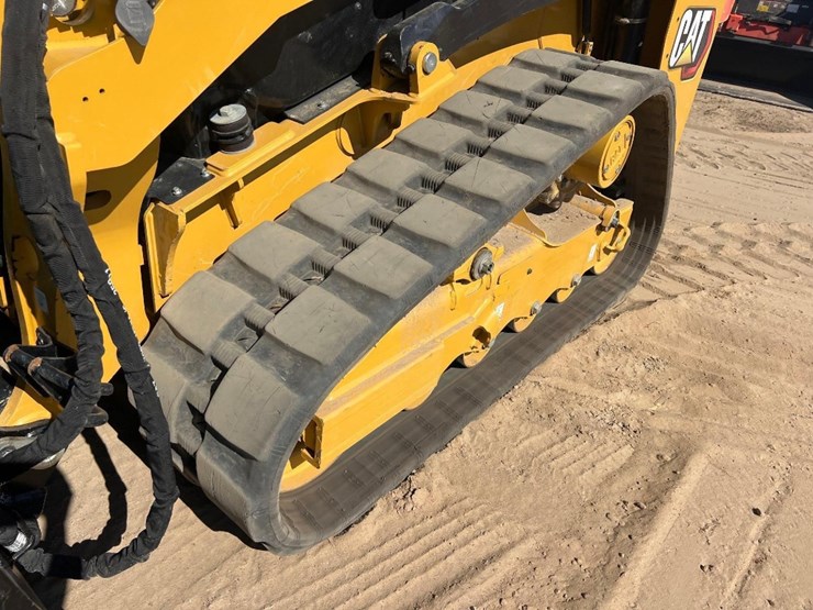 2024-caterpillar-255-skid-steer-image-13