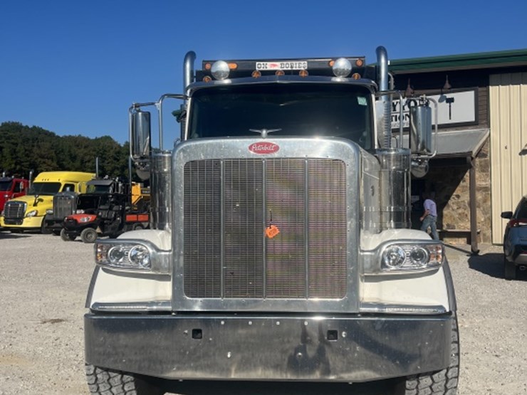 #4709-•-2025-peterbilt-589-tri-axle-dump-truck-image-3