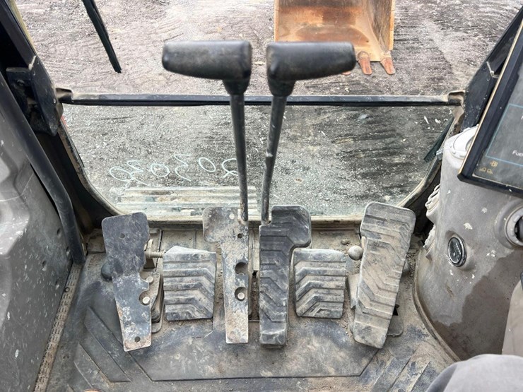 2017-volvo-ec160el-image-42