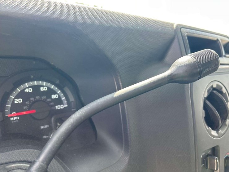 2011-ford-cargo-image-17