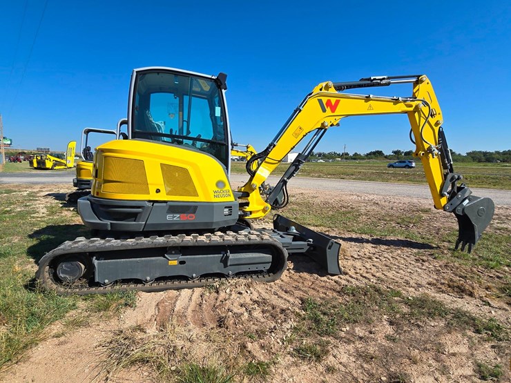 2025-wacker-neuson-ez50-zero-tail-excavator-extremely-low-hours-image-3