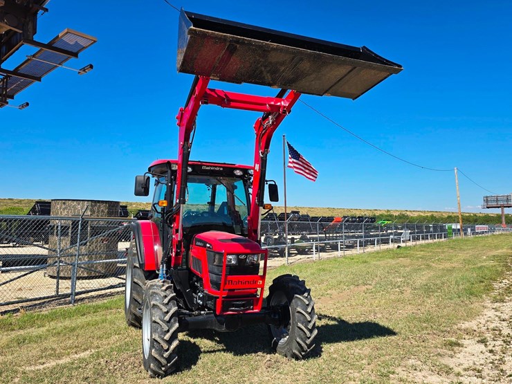 2025-mahindra-6075-image-5