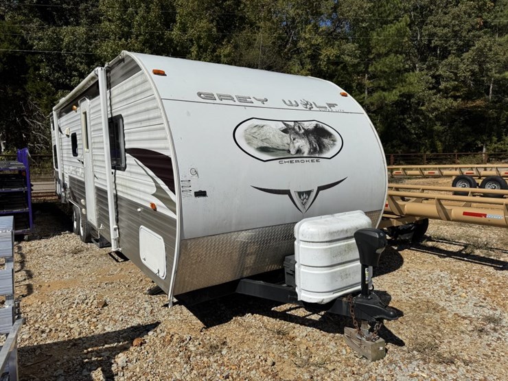 #4619-•-2018-forrest-river-grey-wolf-super-lite-camper-image-3