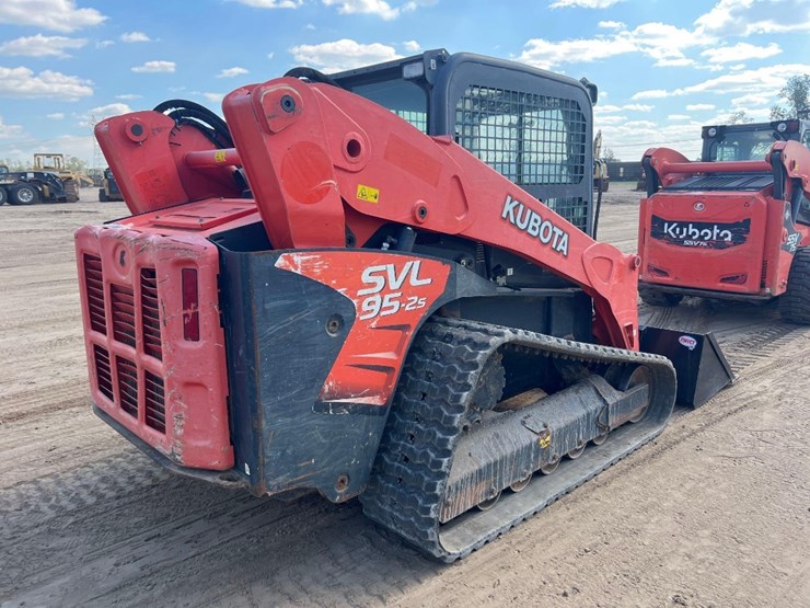 2019-kubota-svl95-2s-image-4