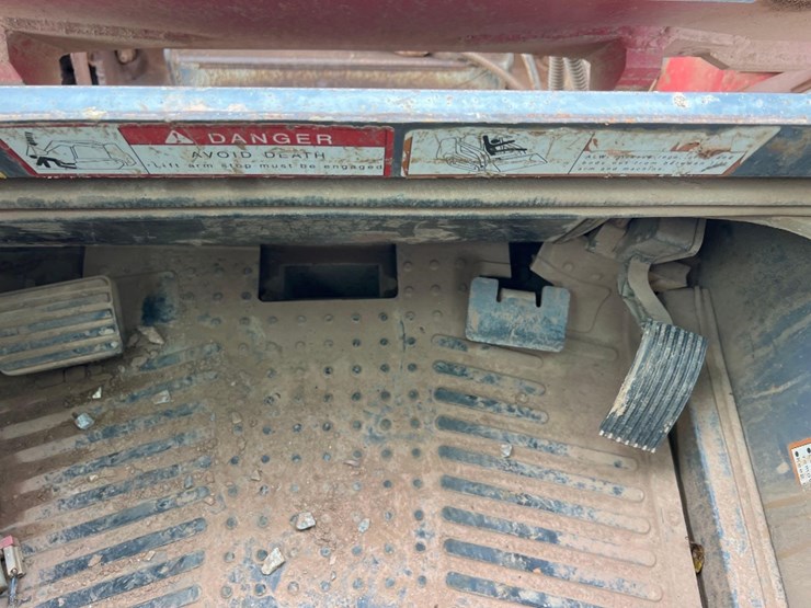 2013-takeuchi-tl10-image-27