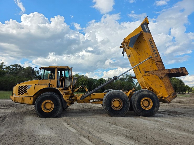 2003-volvo-a40d-image-9