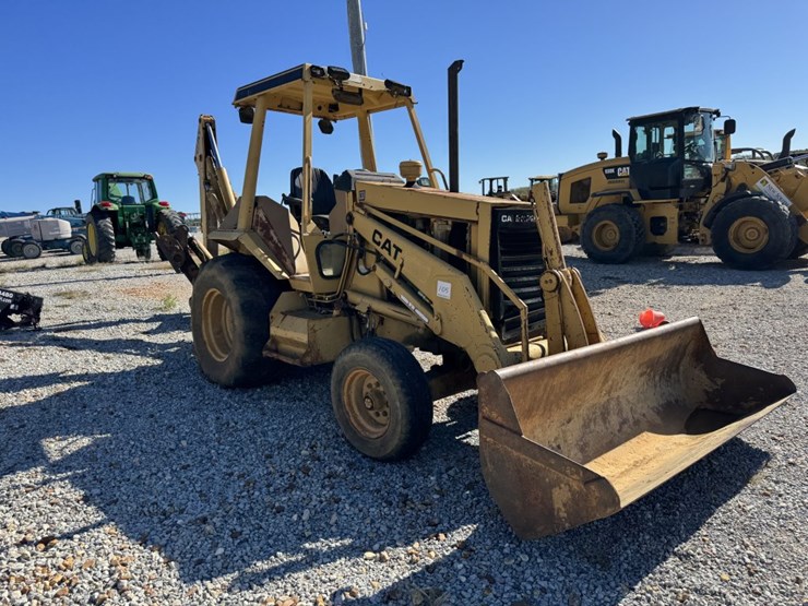 caterpillar-416-image-3