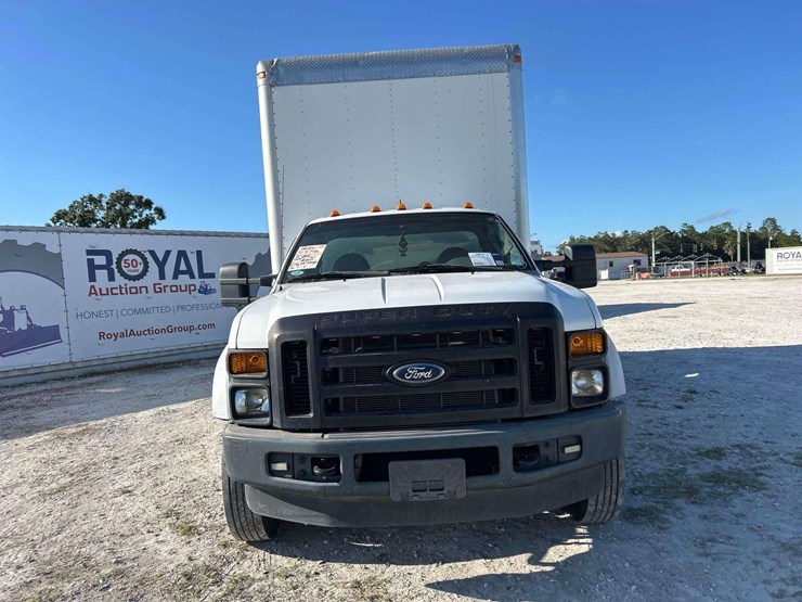 2010-ford-f450-image-25