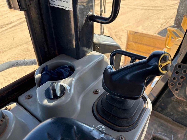 komatsu-d51pxi-24-image-29