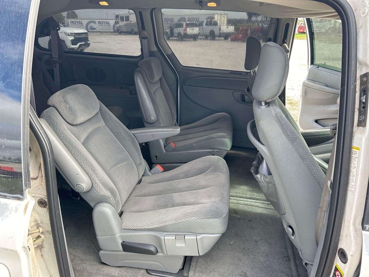 2005-dodge-grand-caravan-image-17