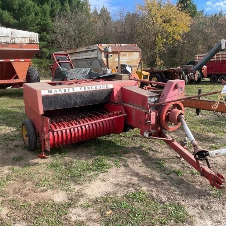 MASSEY-FERGUSON 124