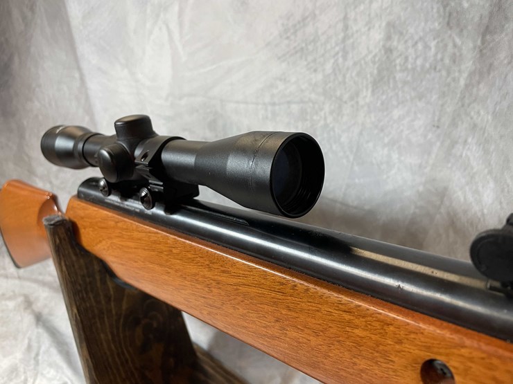 #2056-•-crossman-quest-1000x-air-gun-image-23