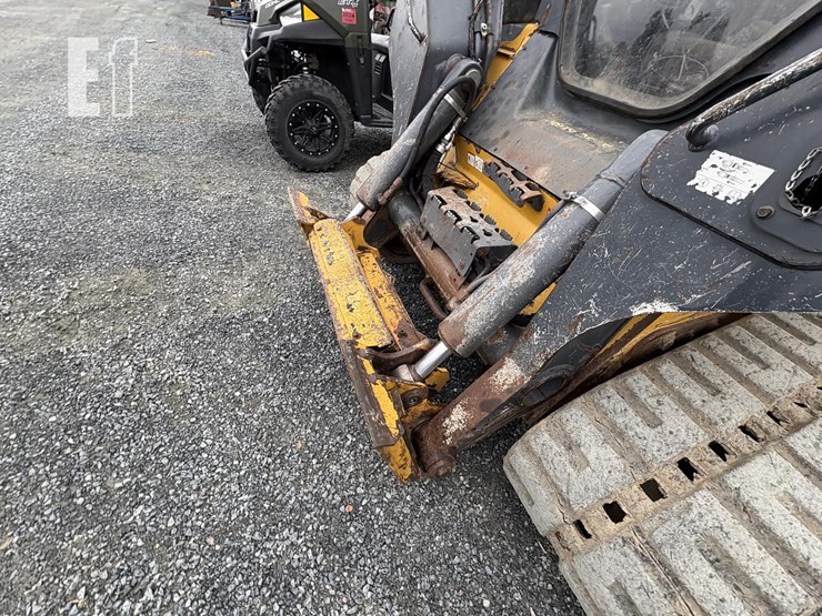 2017-deere-333g-image-14