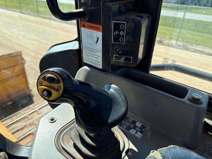 komatsu-d51pxi-24-image-30