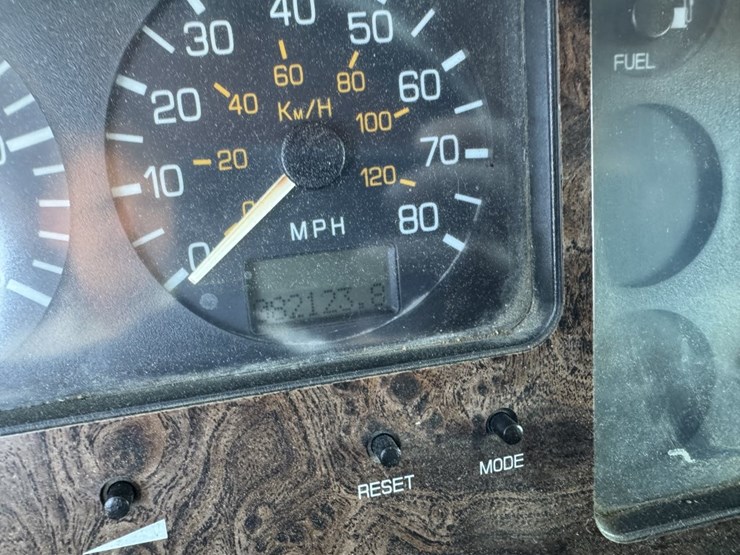 #4617-•-1995-volvo-sleeper-truck-image-9