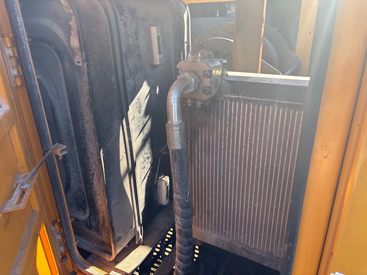 2012-sany-scc8100-image-15