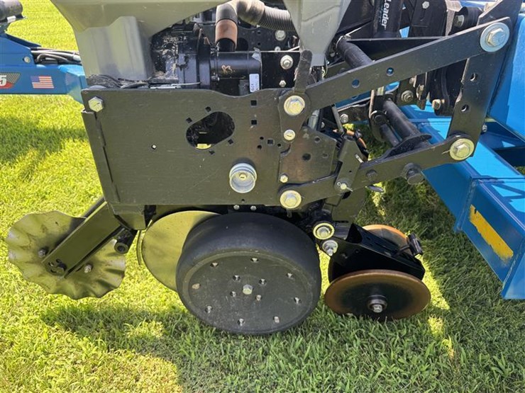 2020-kinze-3505-image-14