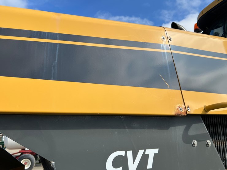 2019-terragator-7300-spinner-truck-image-15