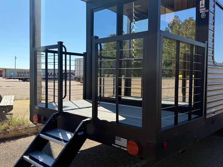 #6895-•-2024-forrest-river-timberwolf-mini-loft-camper-image-13