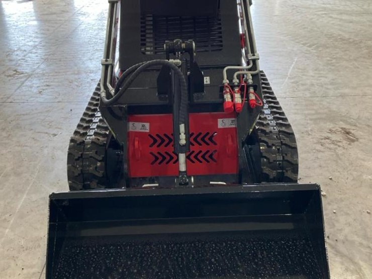 #1018-•-unused-future-ft380r-mini-skid-steer-image-8
