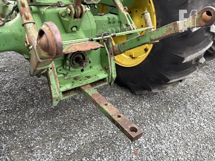 1979-john-deere-2440-image-3
