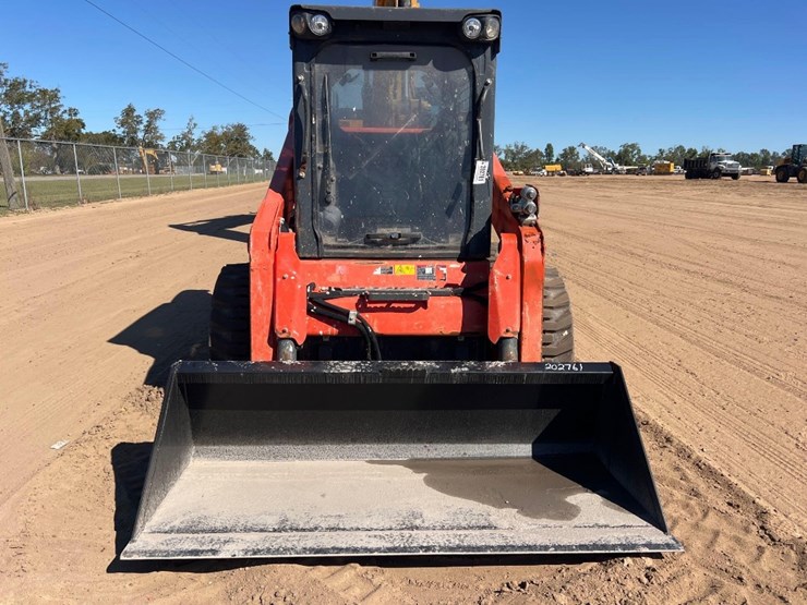 2021-kubota-ssv75-image-7