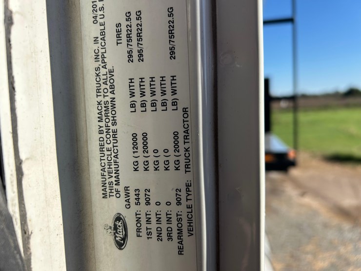 2011-mack-tender-truck-w/adams-rear-discharge-bed-auger-image-73