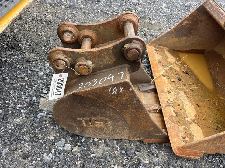 wb-17"-pin-on-excavator-bucket-image-2