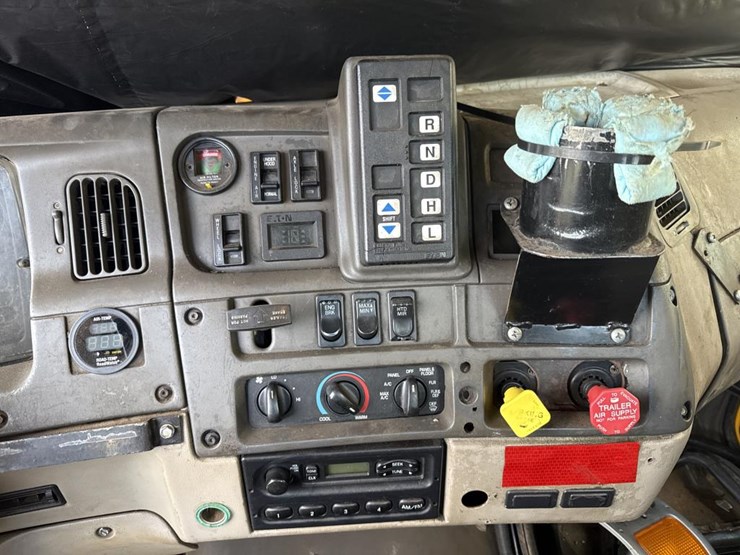 2001-caterpillar-c12-image-46