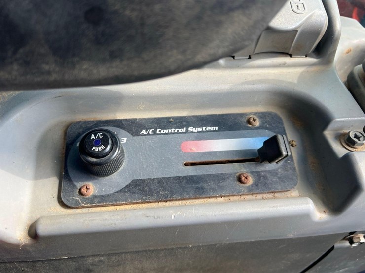 2019-kubota-svl95-2s-image-32