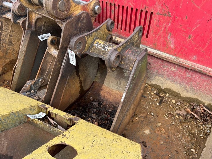 24"-pin-on-bucket-image-1