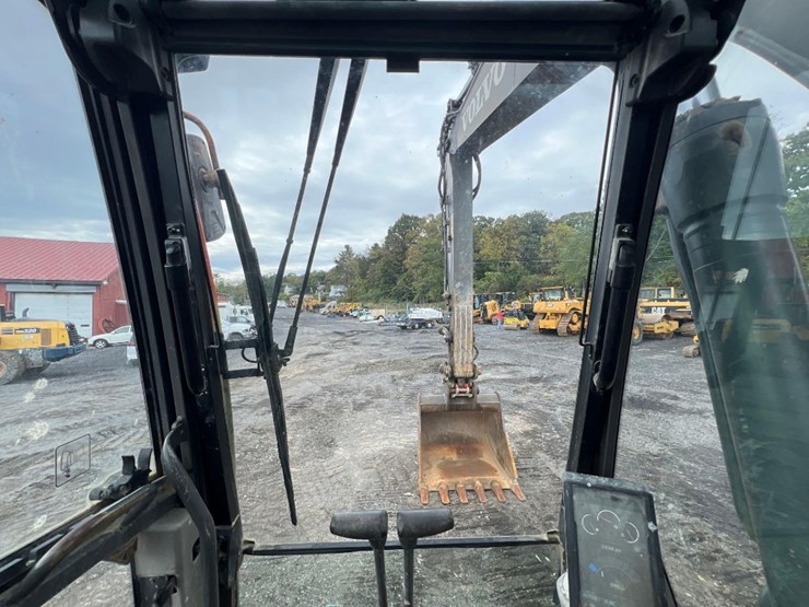 2017-volvo-ec160el-image-46