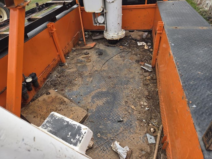 2005-ford-f550-xl-image-41