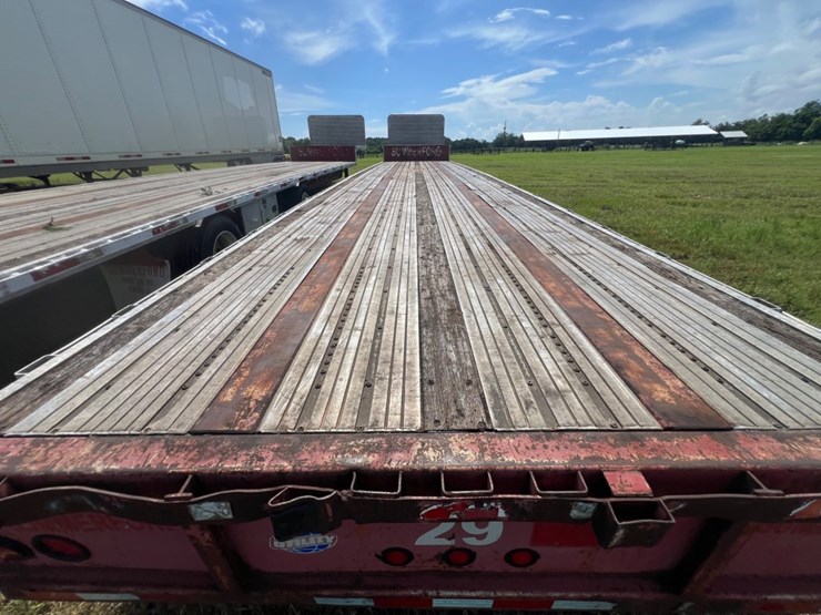 2006-utility-53'-image-5