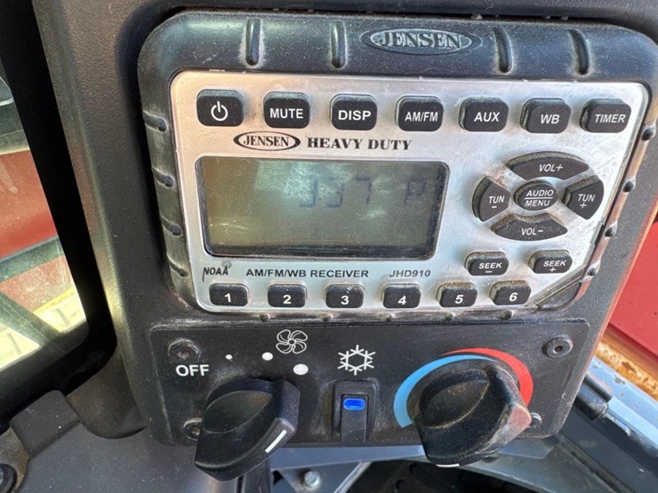 2022-takeuchi-tl12r2-image-31