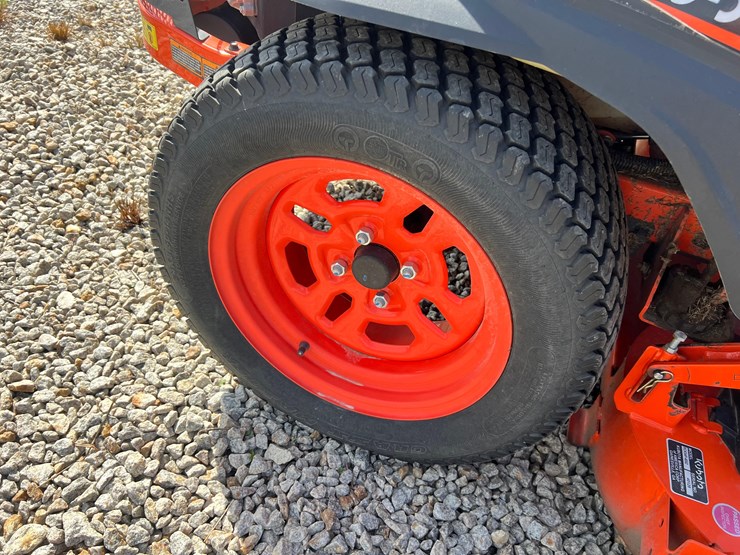2022-kubota-z422-54-zero-turn-mower-image-18