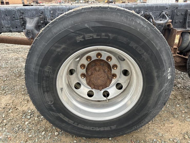 #5016-•-2008-freightliner-business-class-m2-cab-chassis-image-65