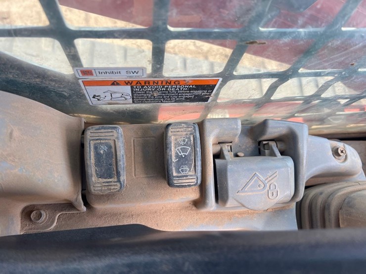 2017-kubota-svl75-2-image-33