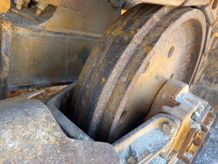 2003-caterpillar-d3g-xl-image-17