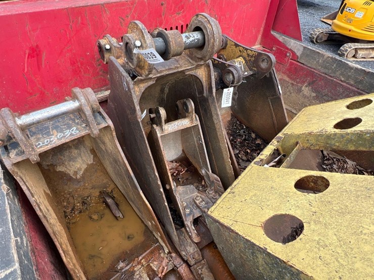 18"-pin-on-bucket-image-1