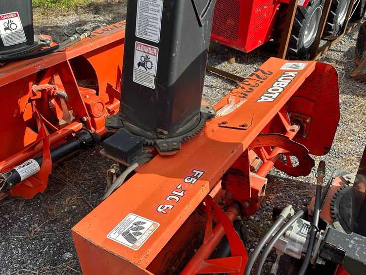 kubota-f5210a-pto-driven-snow-blower-image-2