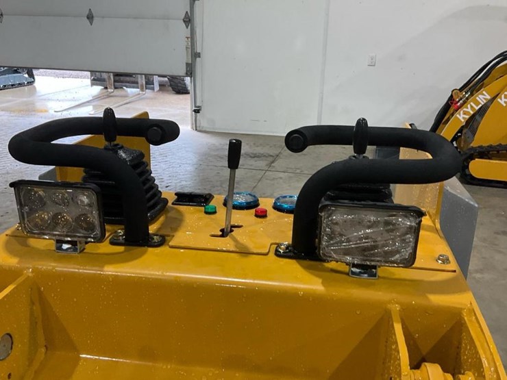 #1015-•-unused-gg385-mini-skid-steer-image-12