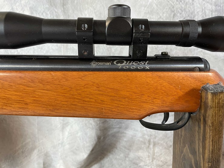 #2056-•-crossman-quest-1000x-air-gun-image-13