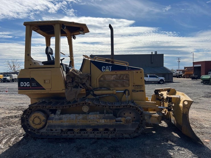 2003-caterpillar-d3g-xl-image-5