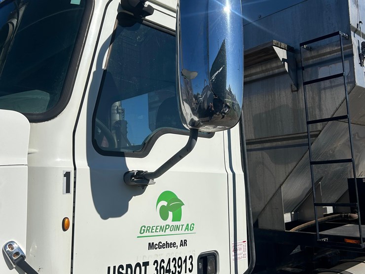 2011-mack-tender-truck-w/adams-rear-discharge-bed-auger-image-2