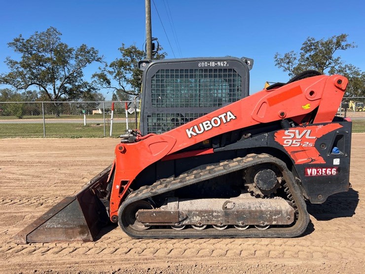 2017-kubota-svl95-2s-image-1