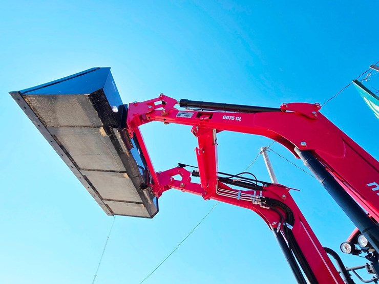 2025-mahindra-6075-image-12