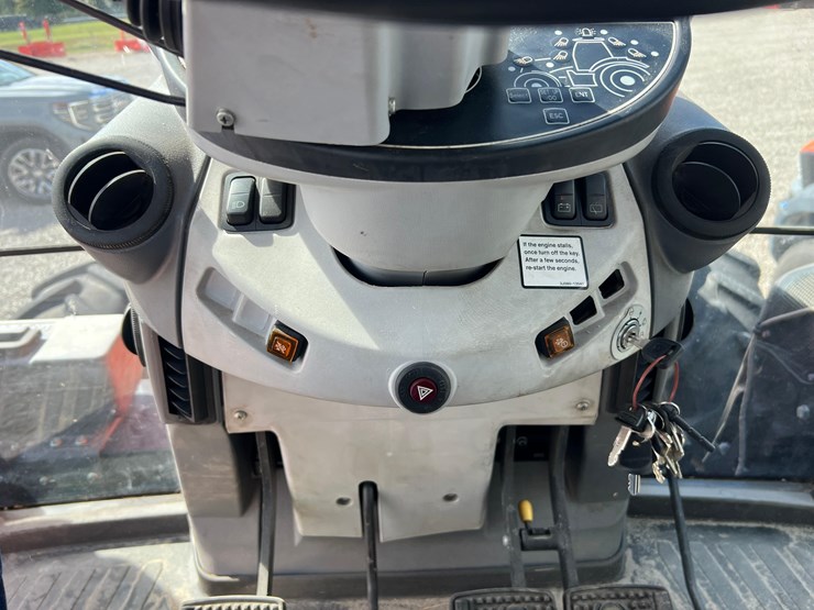 2017-kubota-m7-151-premium-image-45